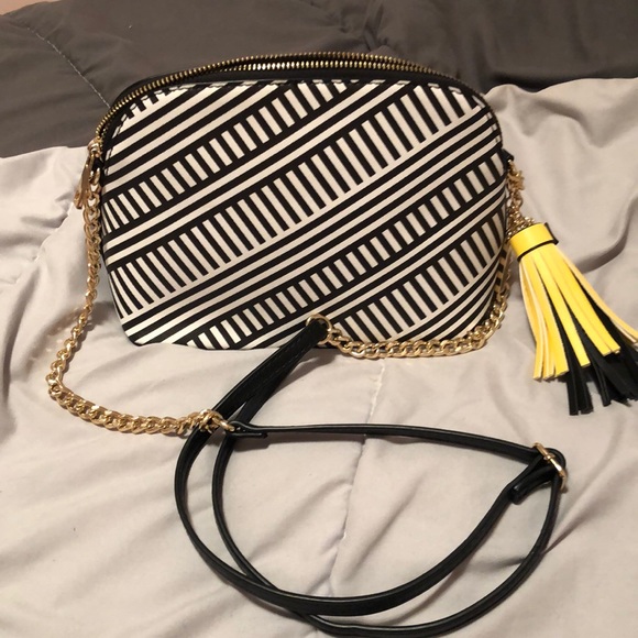 Call It Spring crossbody purse - Picture 3 of 4